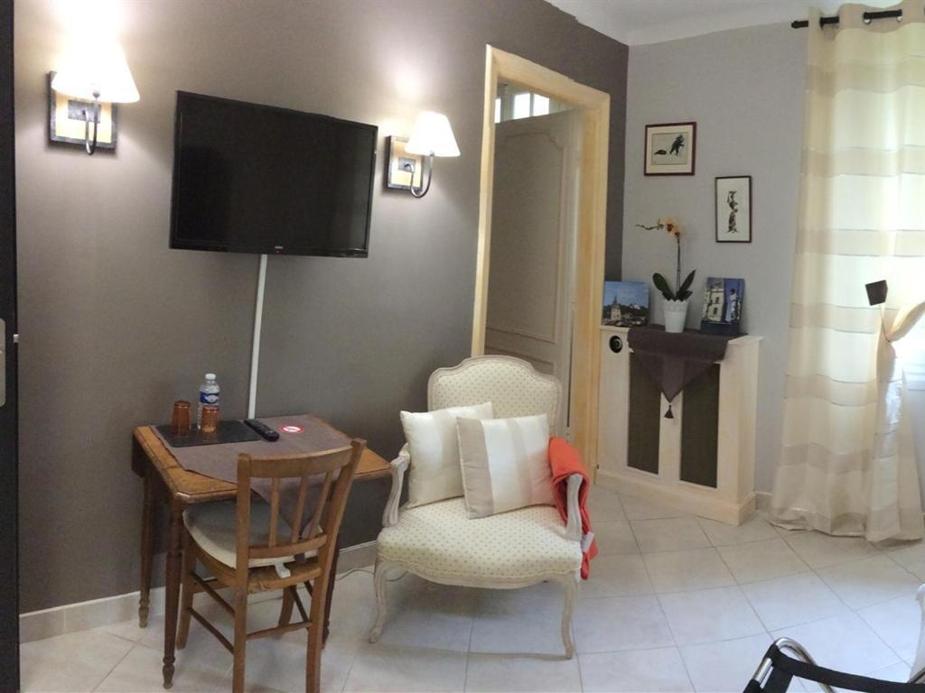La Colliniere Hotel Sainte-Gemme-Moronval Phòng bức ảnh