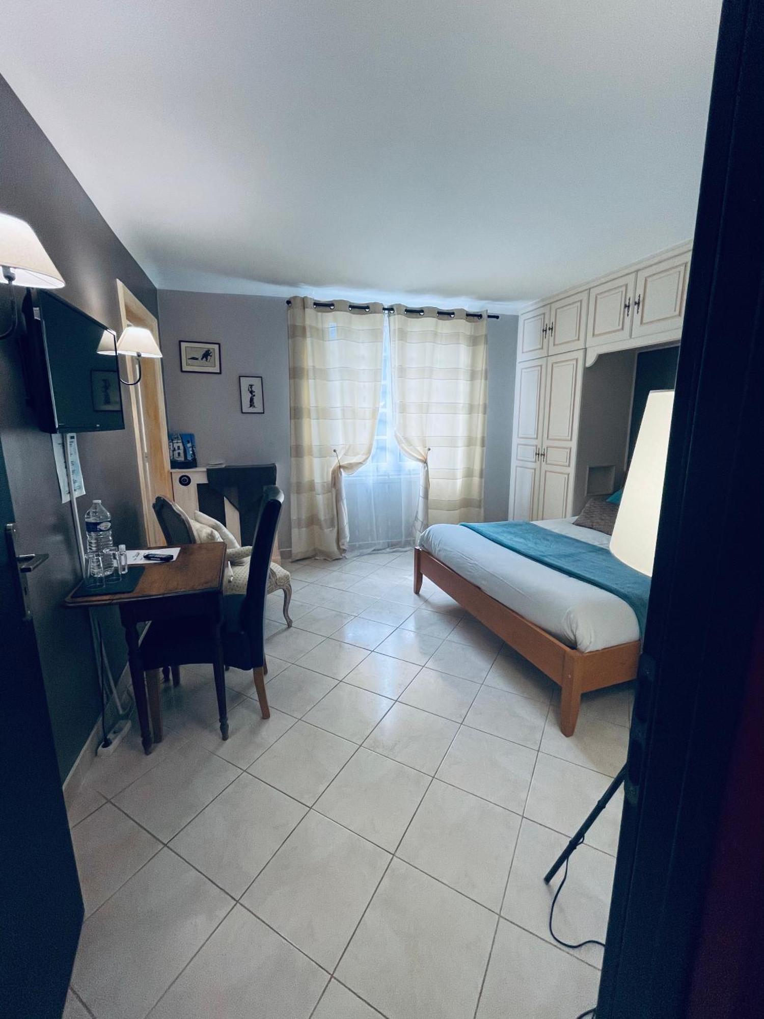 La Colliniere Hotel Sainte-Gemme-Moronval Phòng bức ảnh