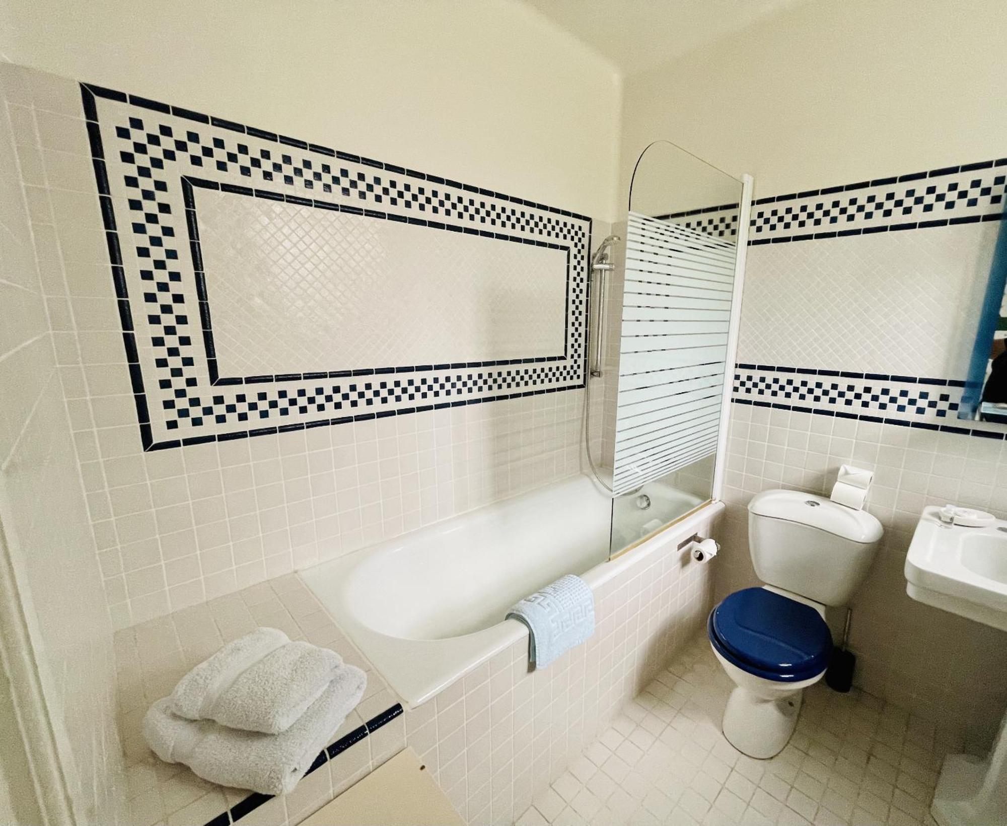 La Colliniere Hotel Sainte-Gemme-Moronval Phòng bức ảnh